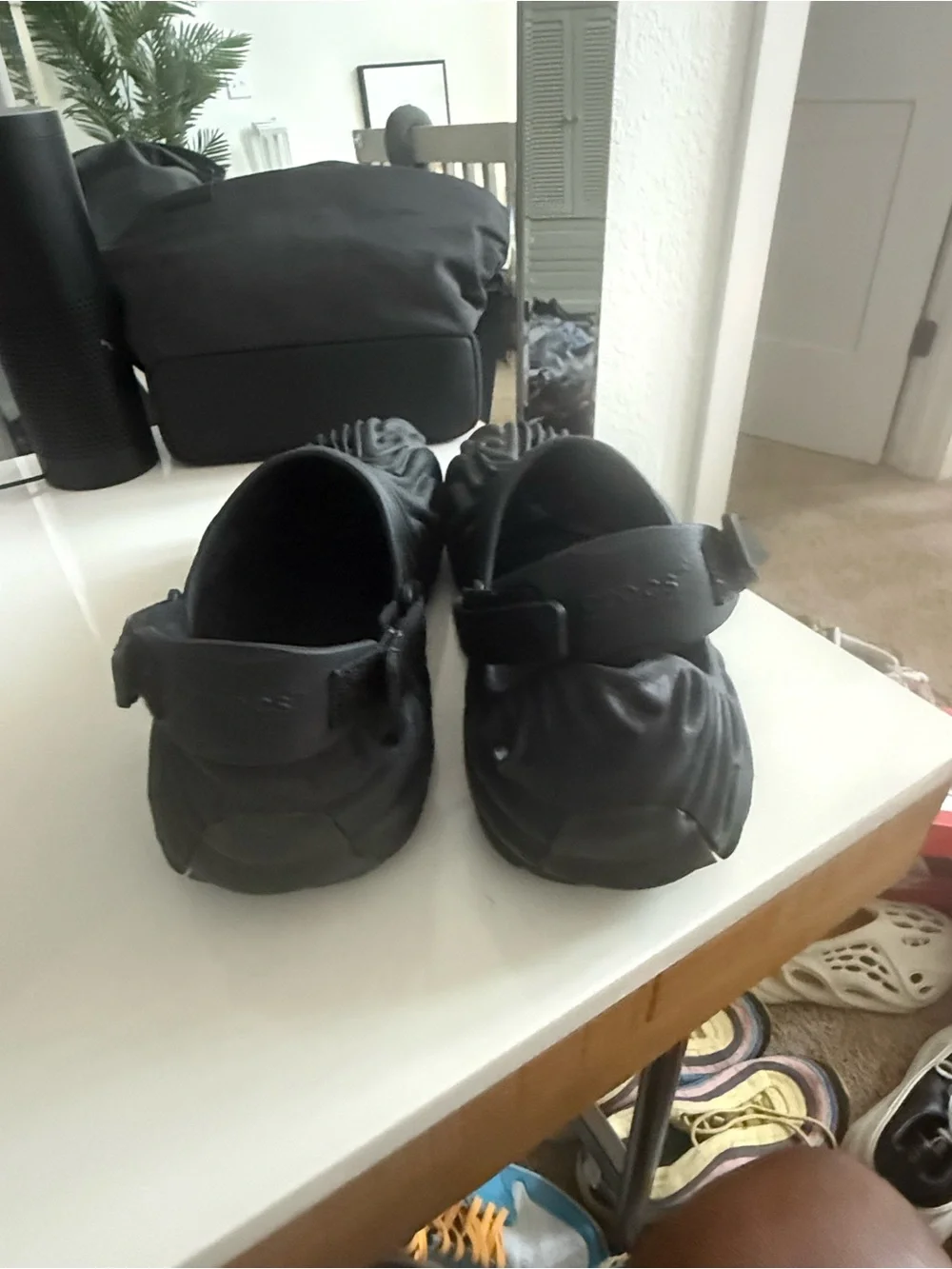 CROCS Men's Black Textured Slip-On Clogs